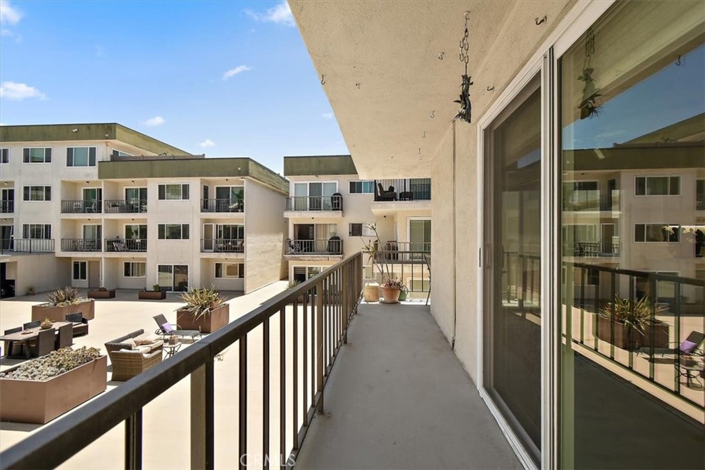 1600 Ardmore 234