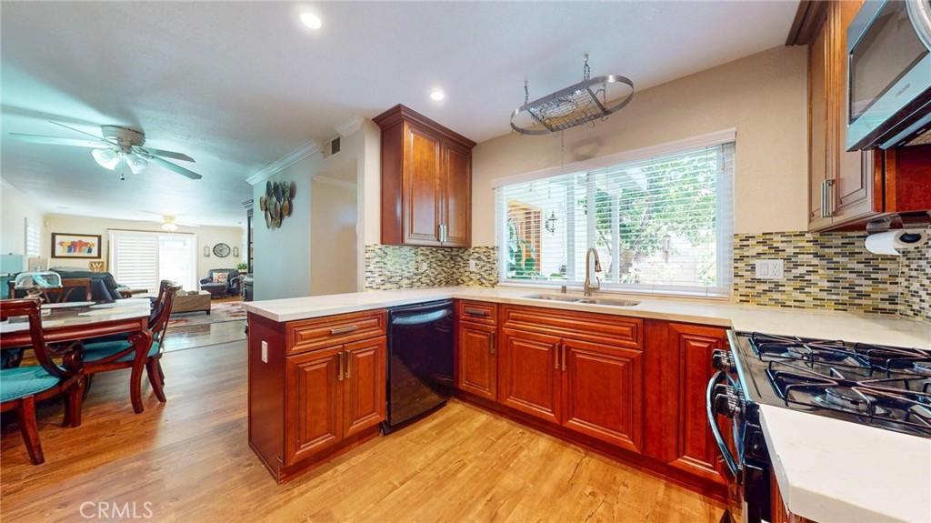 826 E Penrod Drive