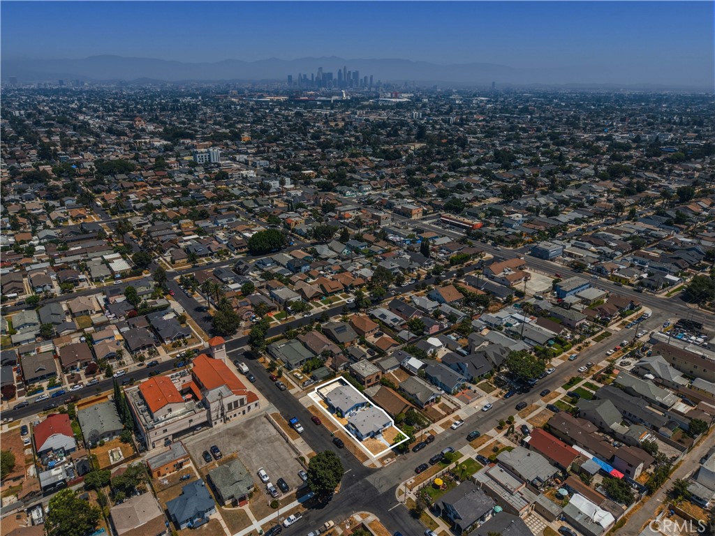1457 W 52nd
