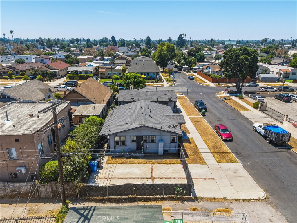 1457 W 52nd