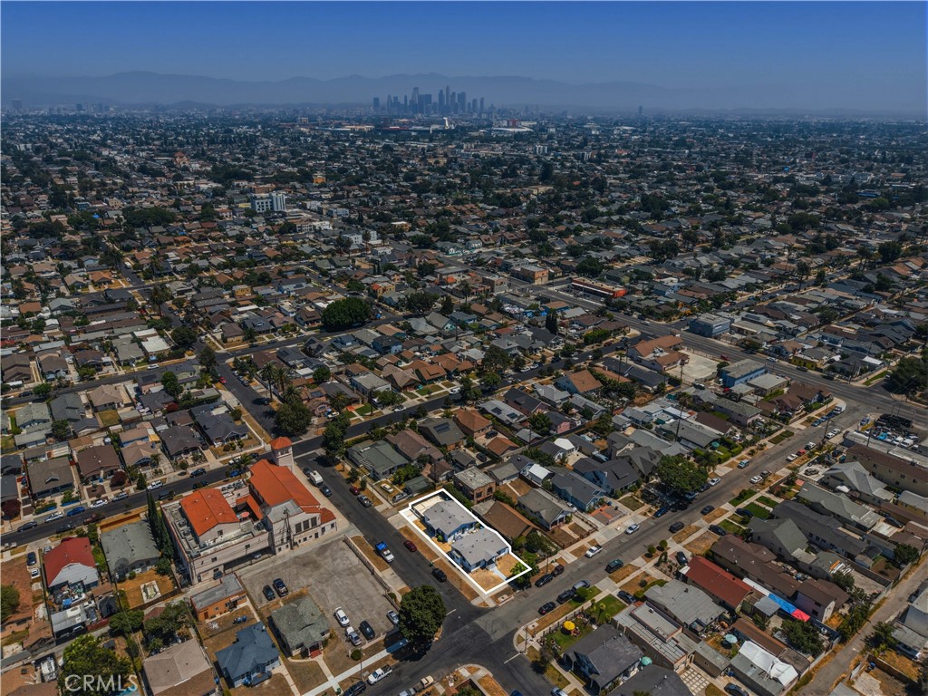 1457 W 52nd