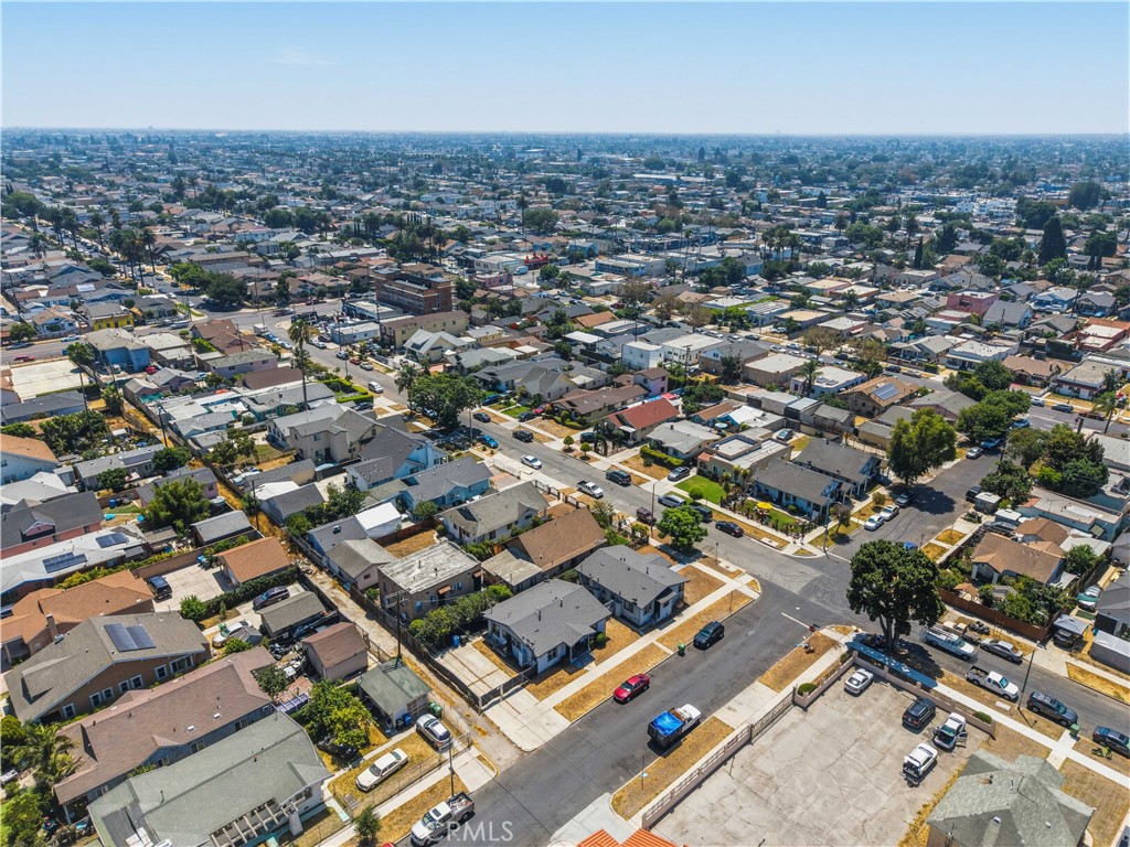 1457 W 52nd