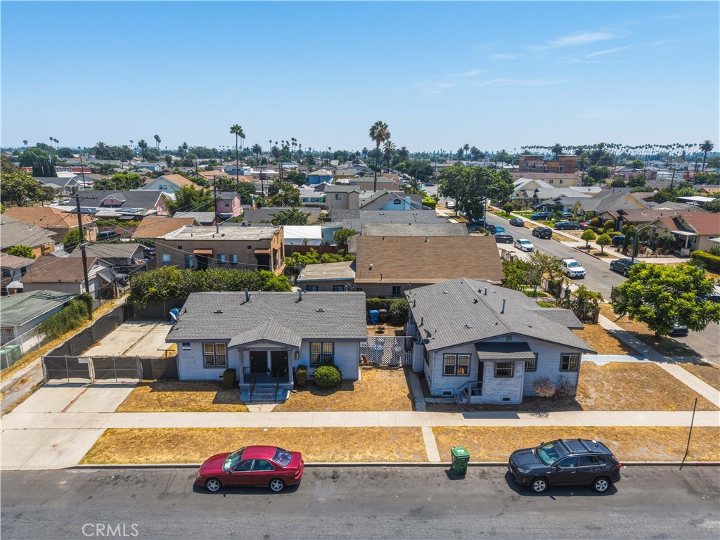 1457 W 52nd