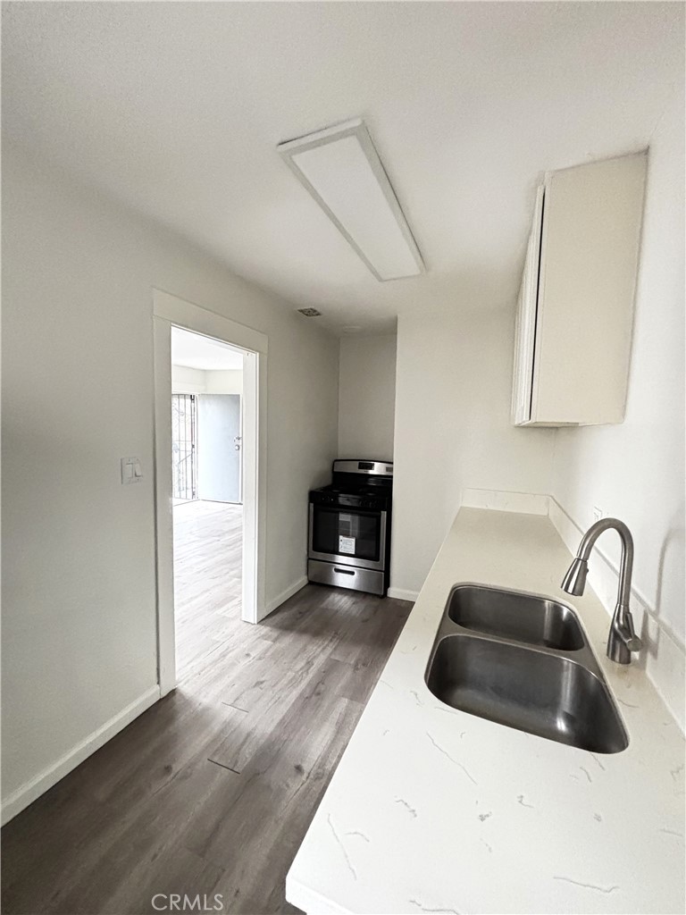 1457 W 52nd