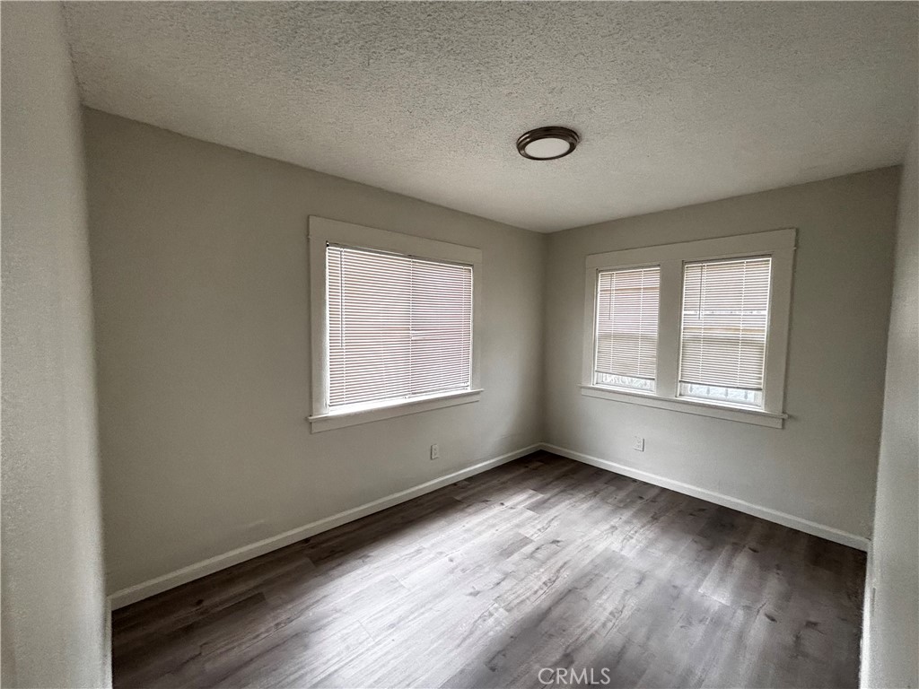 1457 W 52nd