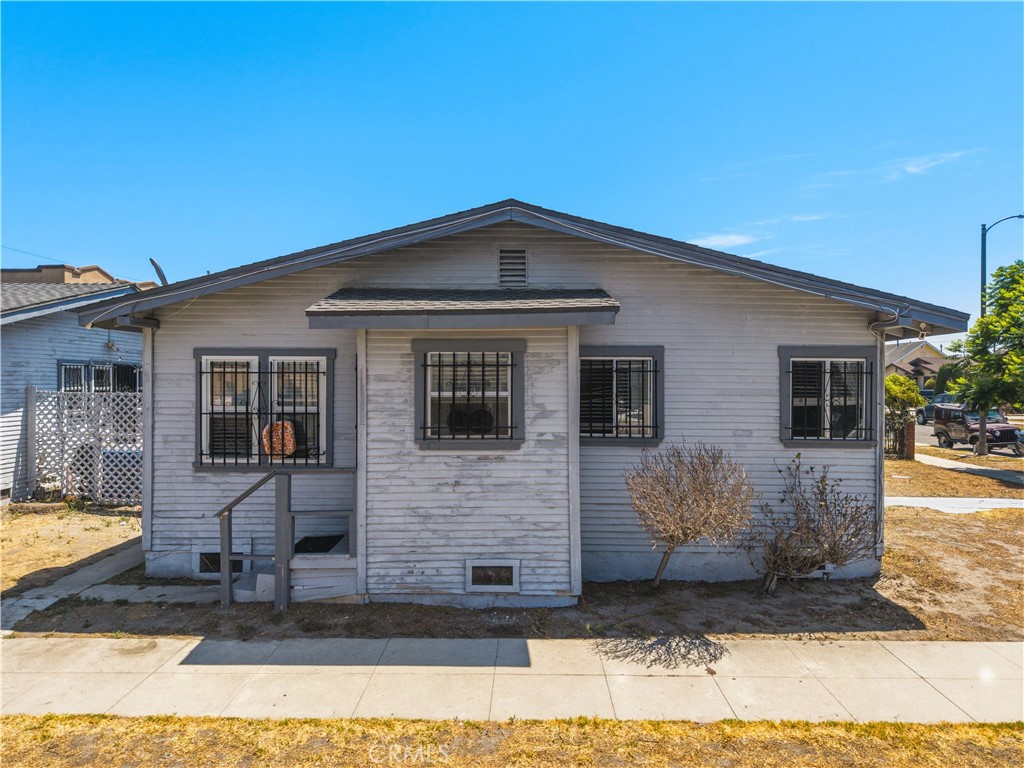 1457 W 52nd