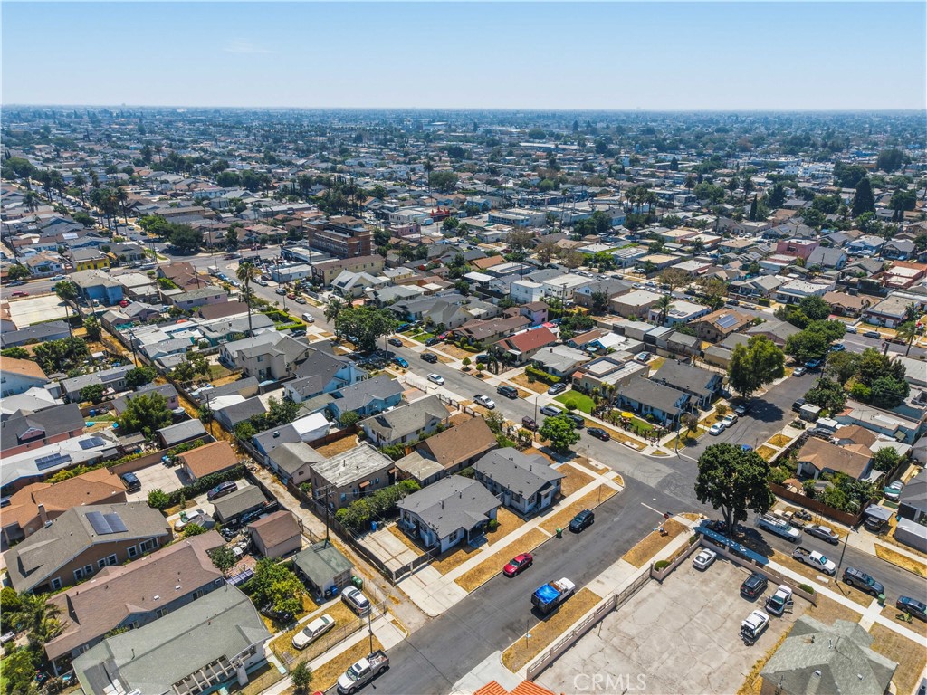 1457 W 52nd