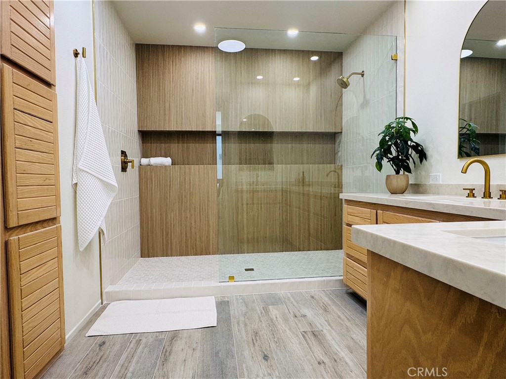 80030 Cedar