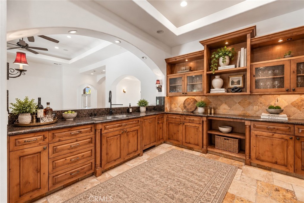 725 Dogwood W