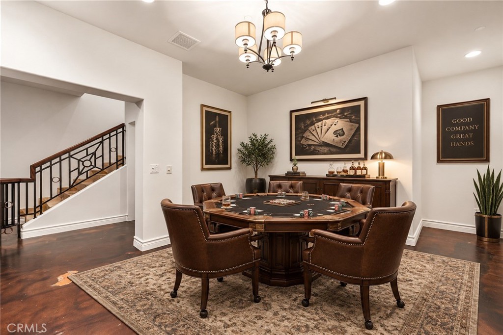725 Dogwood W