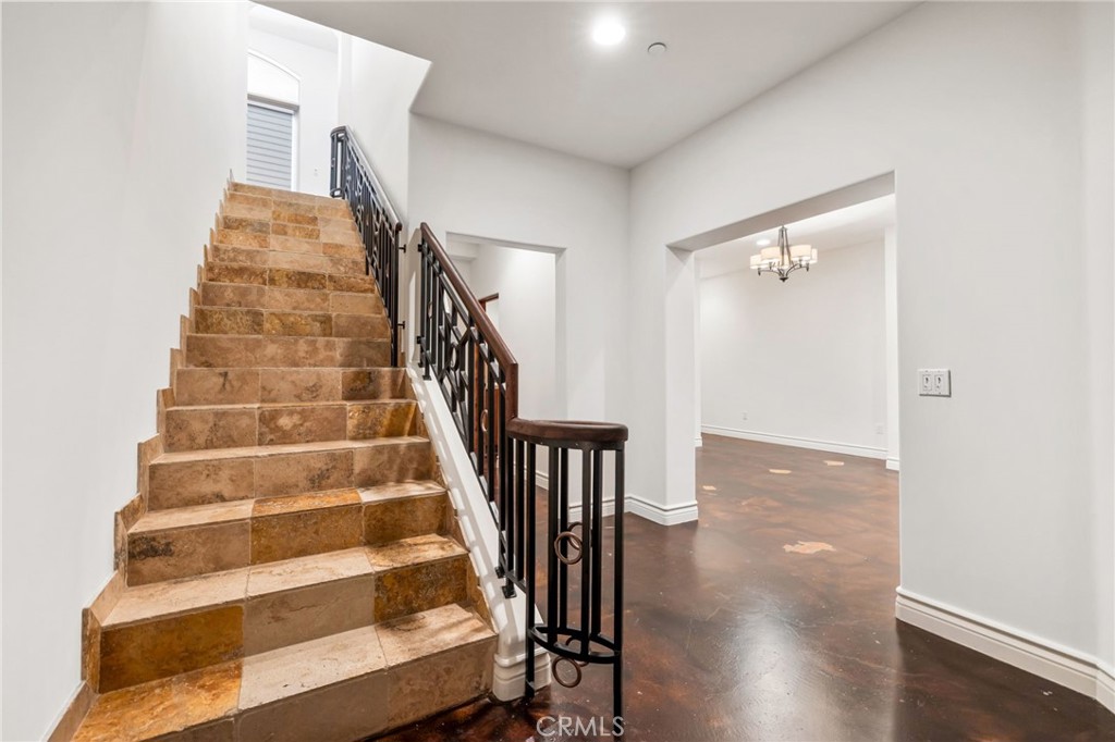725 Dogwood W