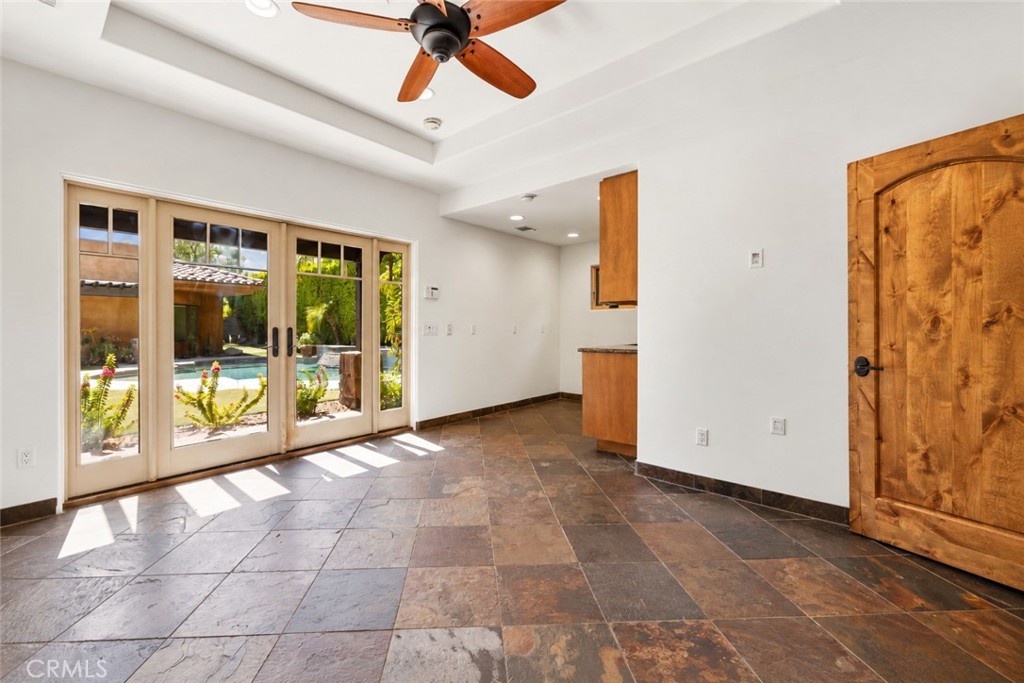 725 Dogwood W