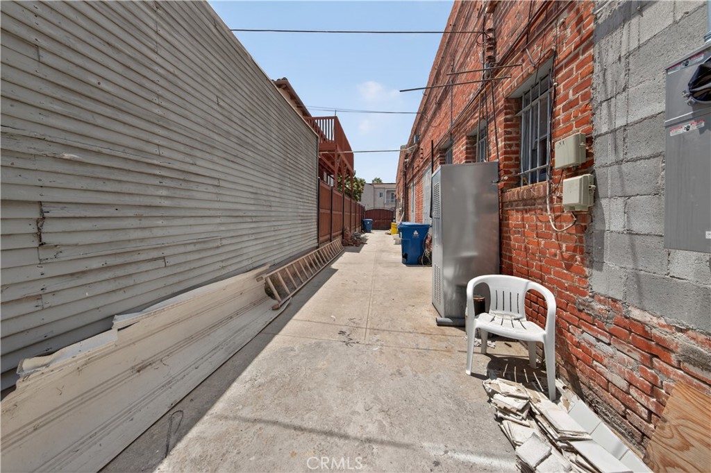 2928 W Vernon Avenue