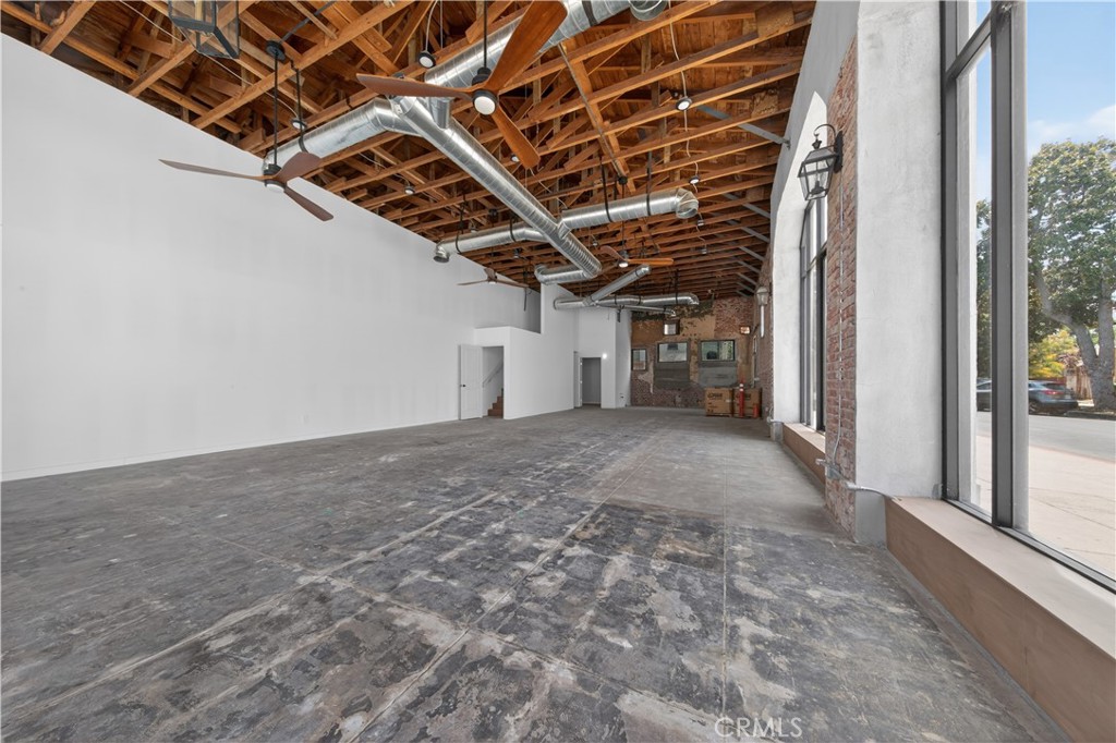 2928 W Vernon Avenue
