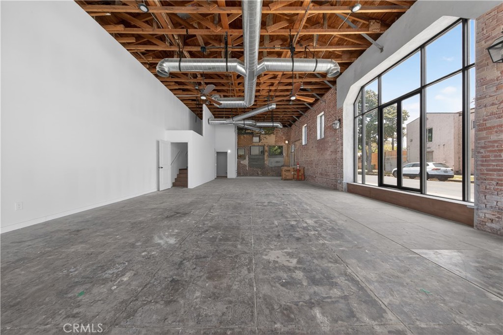2928 W Vernon Avenue