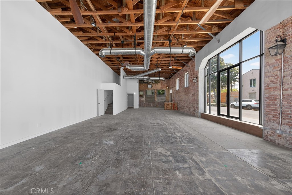 2928 W Vernon Avenue