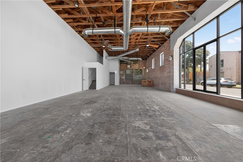 2928 W Vernon Avenue