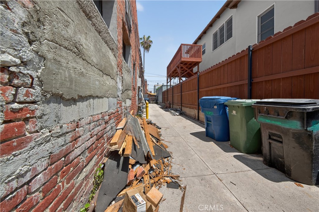 2928 W Vernon Avenue