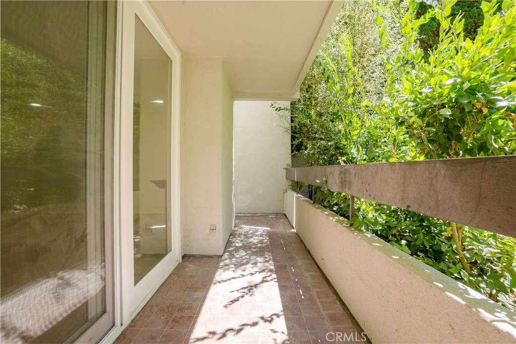 28121 Highridge
