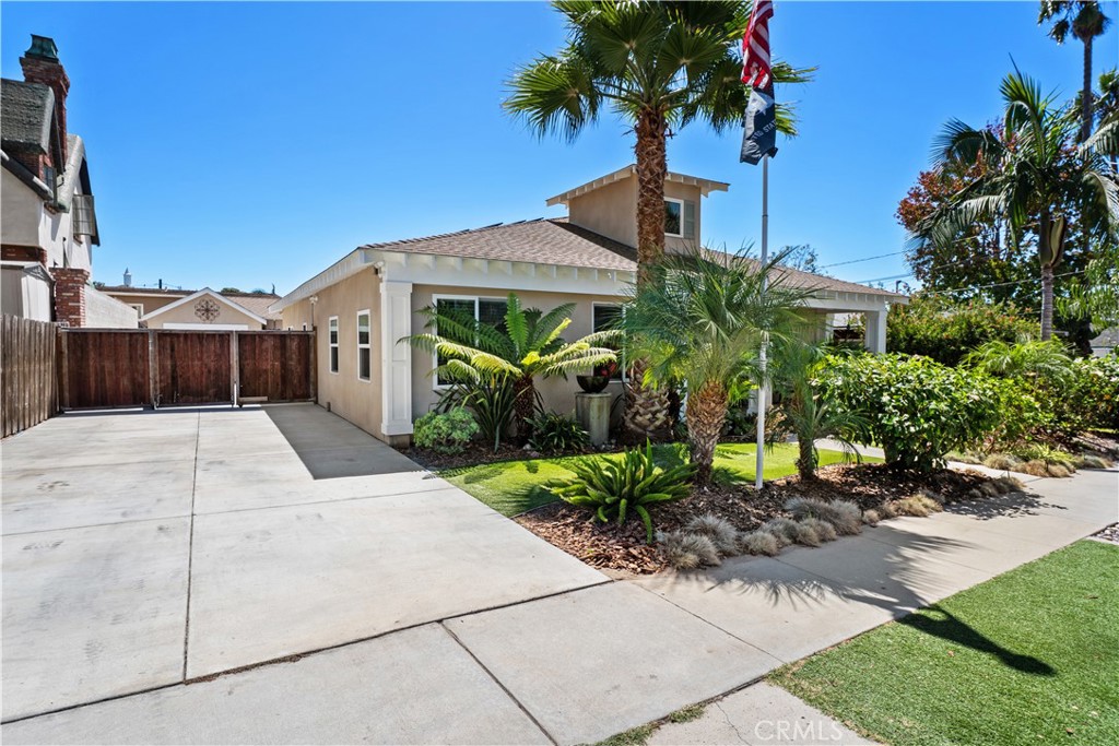 526 E Maple
