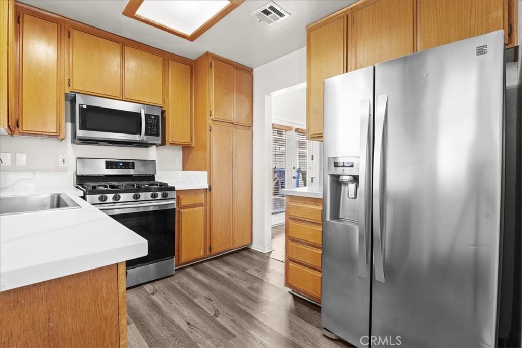 313 E Oak Avenue
