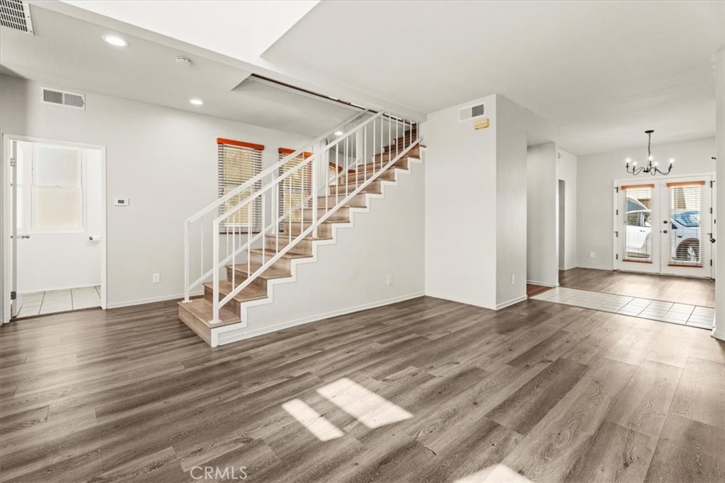 313 E Oak Avenue