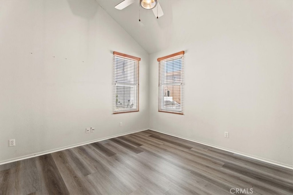 313 E Oak Avenue