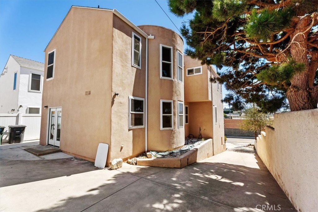 313 E Oak Avenue