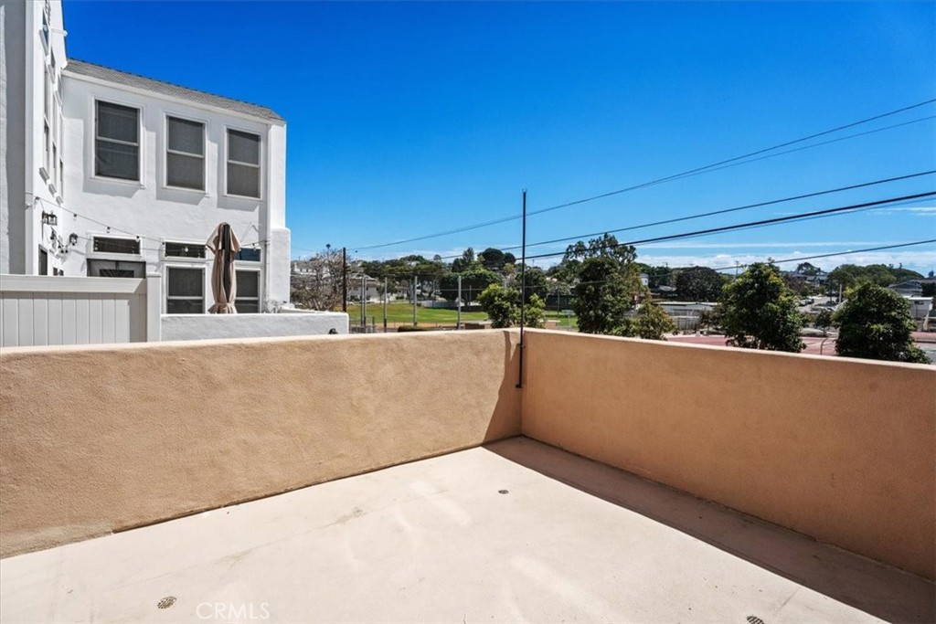 313 E Oak Avenue