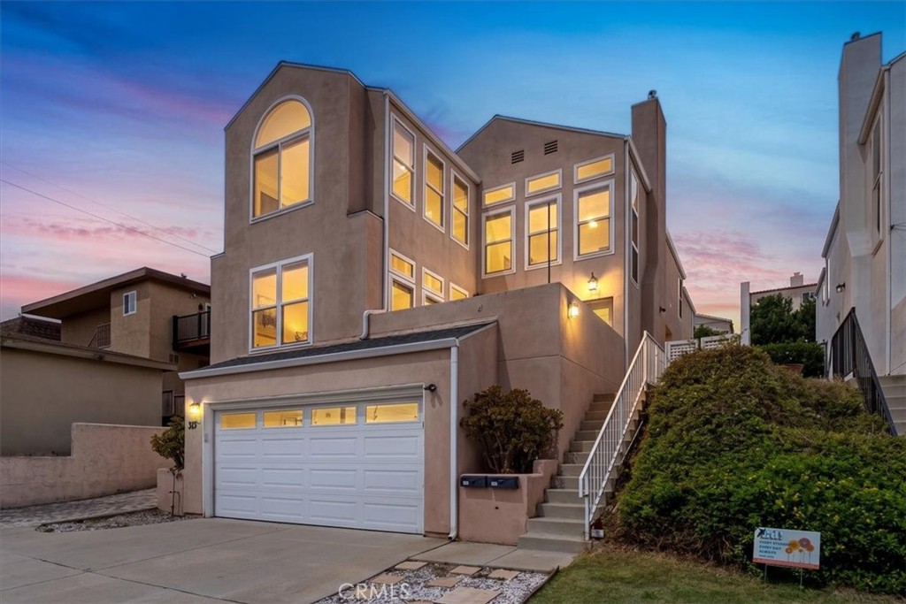 313 E Oak Avenue