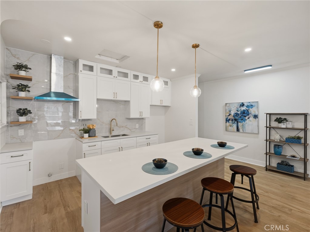 658 W 7th