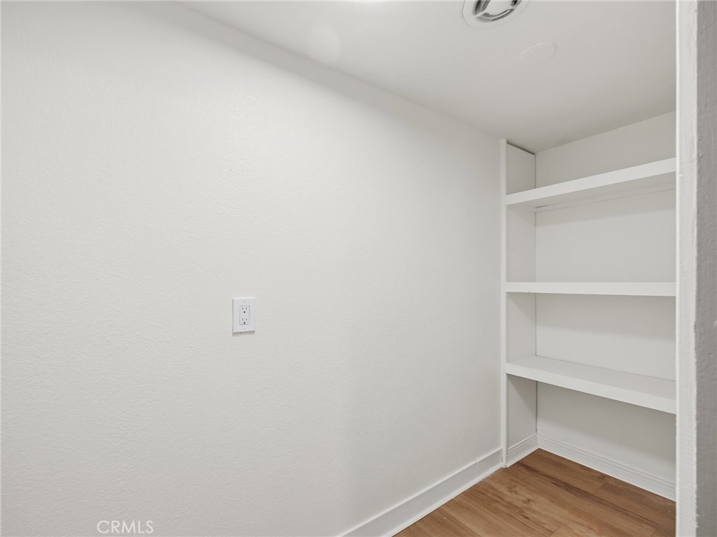 658 W 7th
