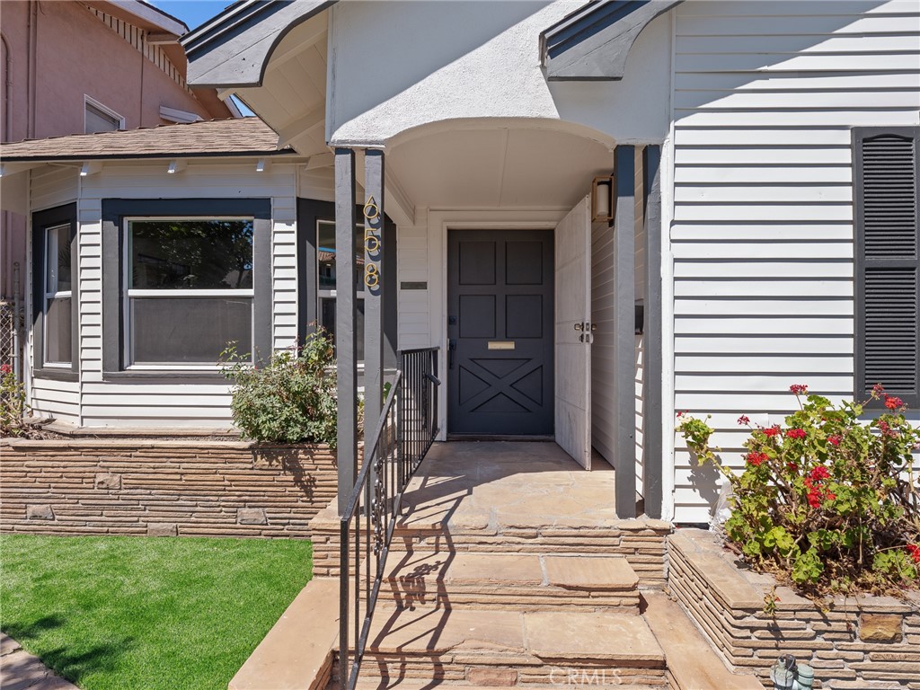 658 W 7th