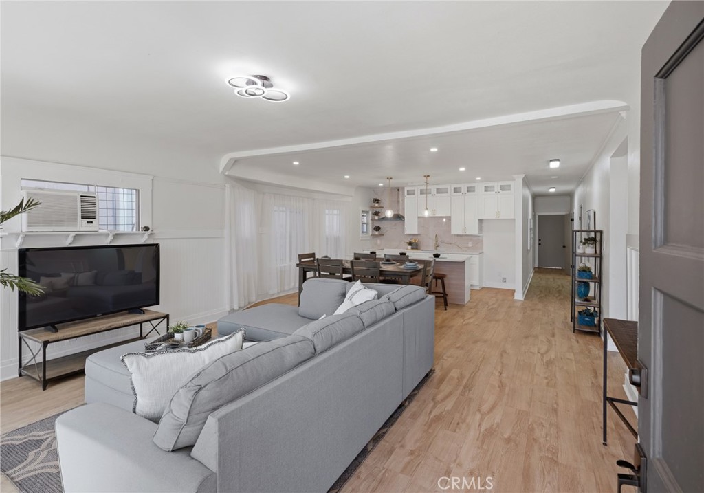 658 W 7th