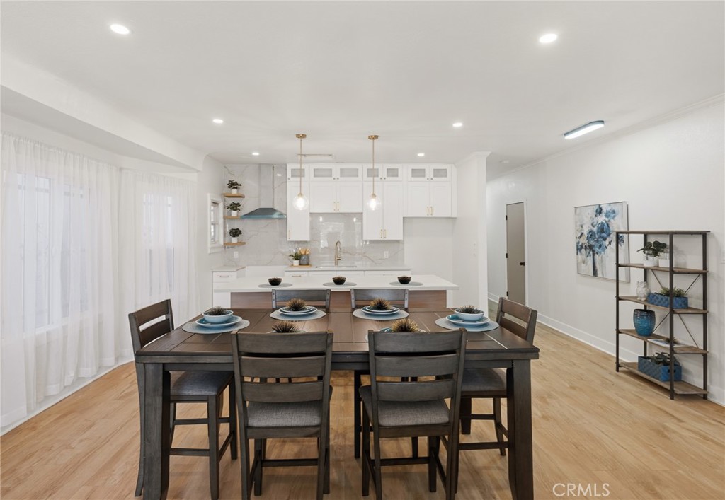 658 W 7th