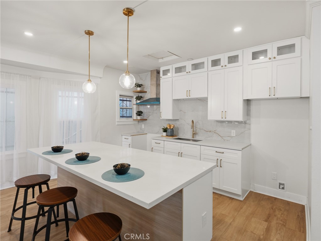658 W 7th