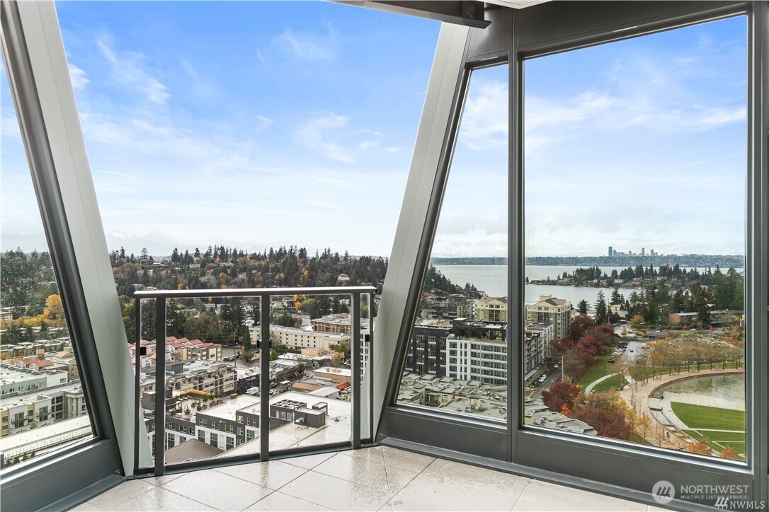 188 Bellevue Way NE Unit: 1907