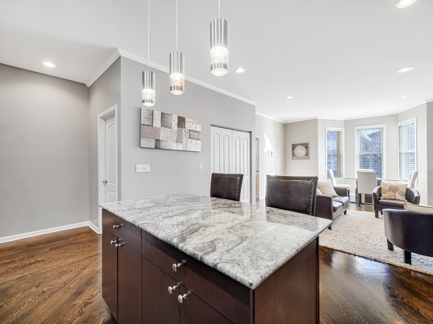 4806 S Saint Lawrence Avenue Unit: 1S