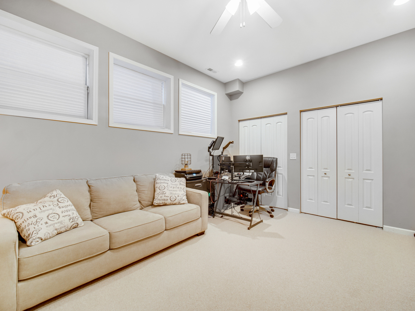 4806 S Saint Lawrence Avenue Unit: 1S