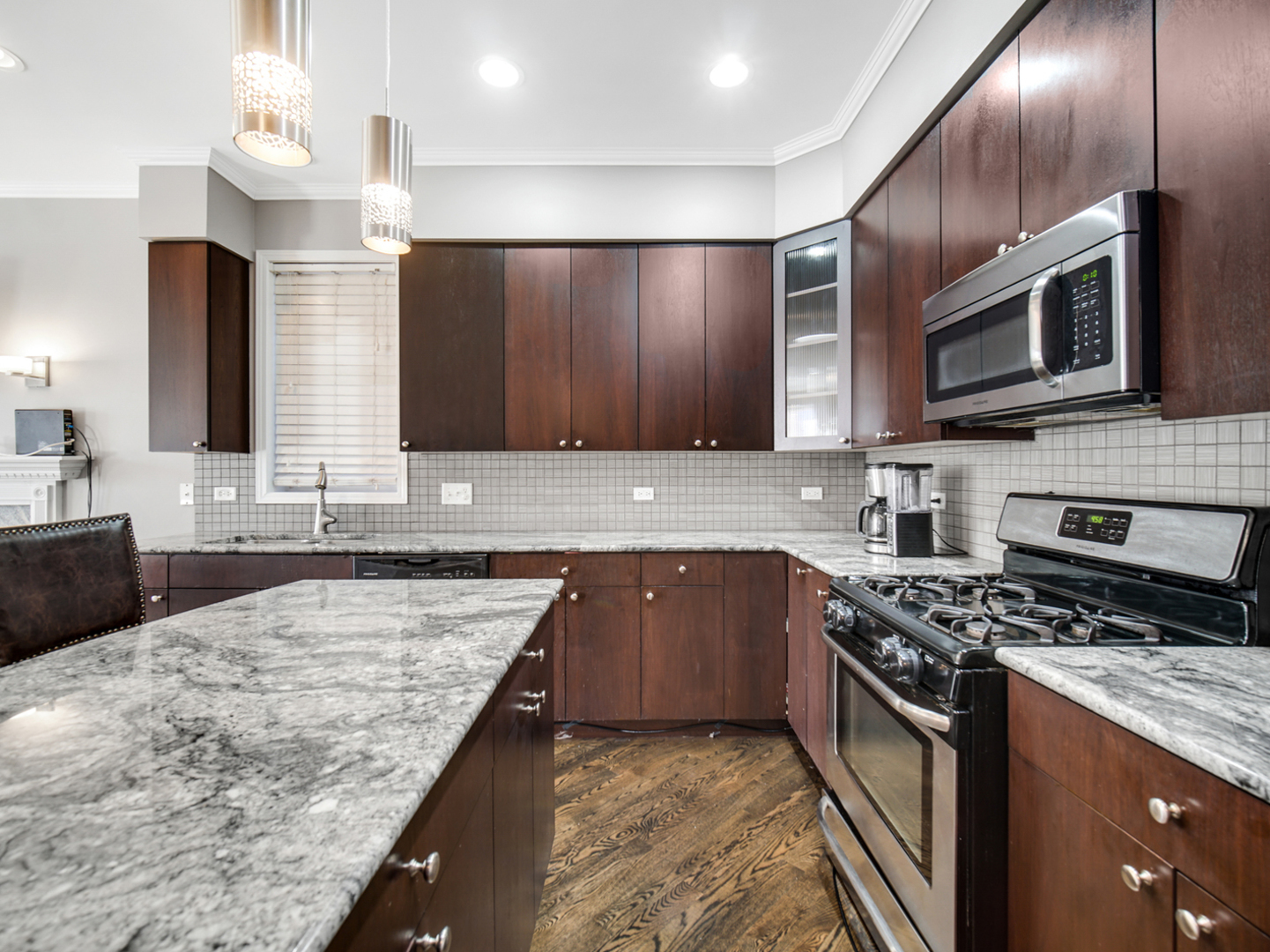 4806 S Saint Lawrence Avenue Unit: 1S