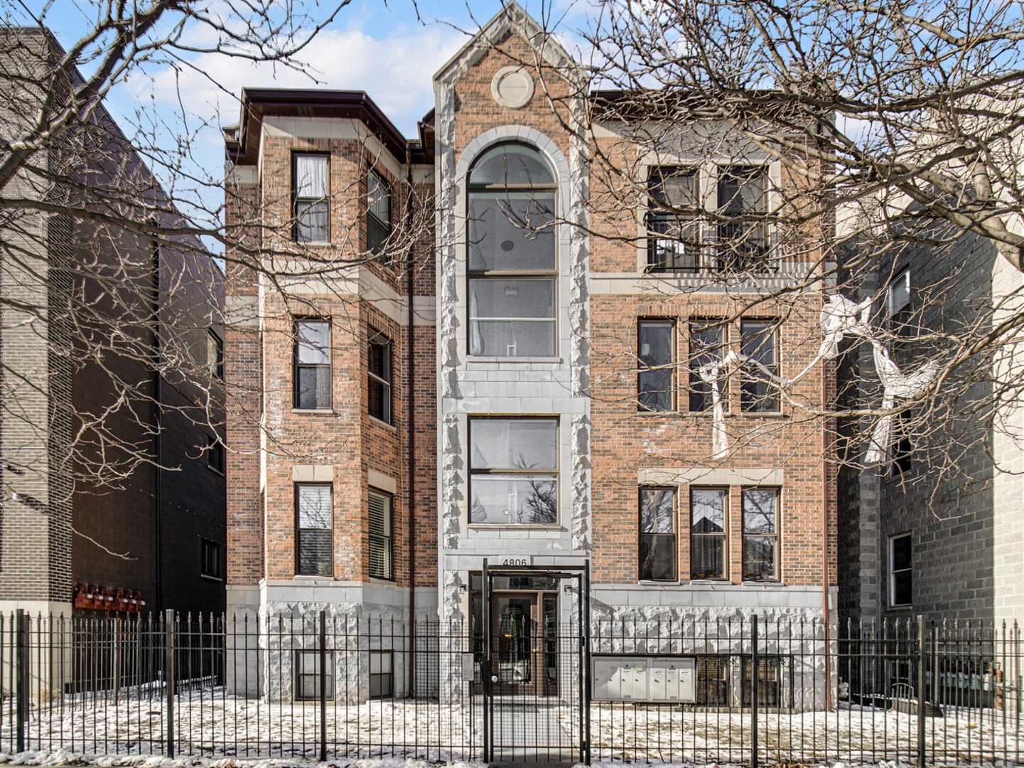 4806 S Saint Lawrence Avenue Unit: 1S