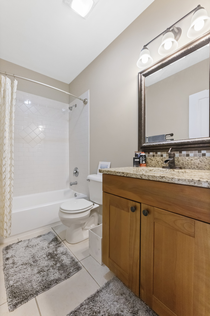 4424 S Indiana Avenue Unit: 4N