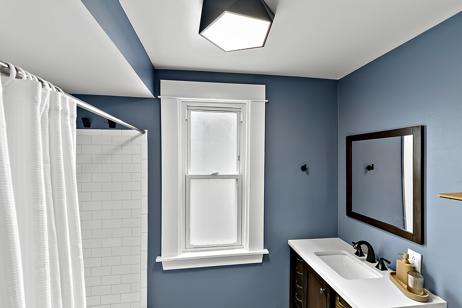 2128 W 110th Place