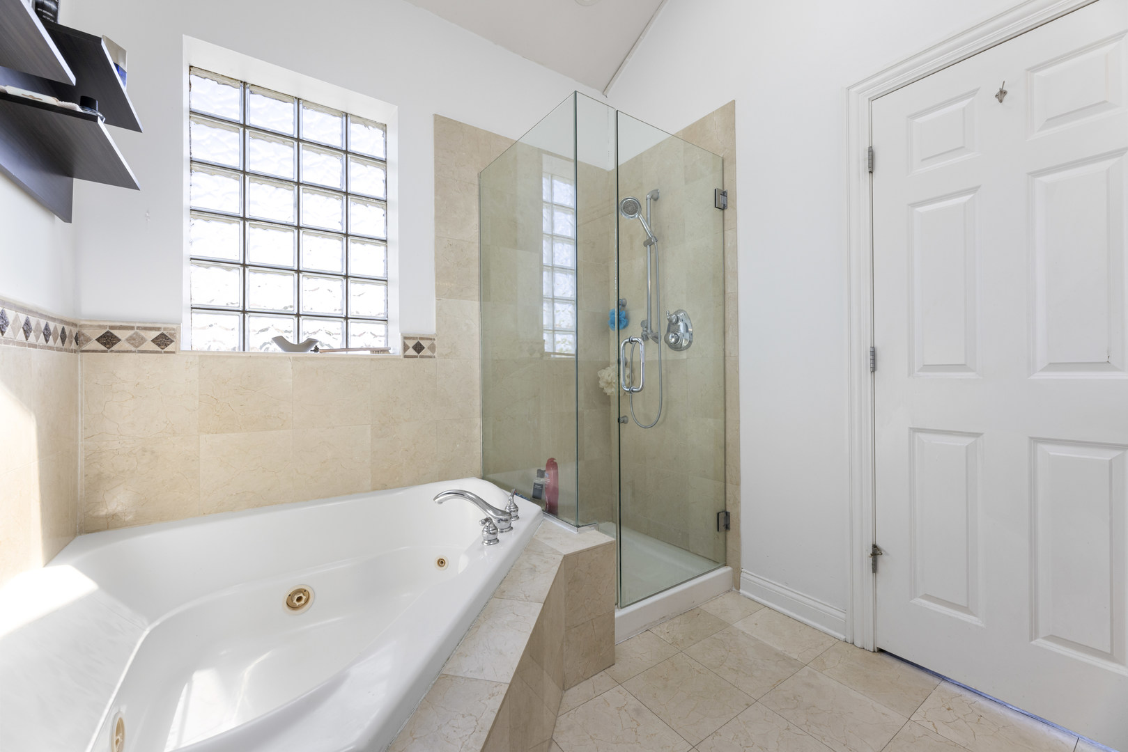 471 E Bowen Avenue Unit: 4