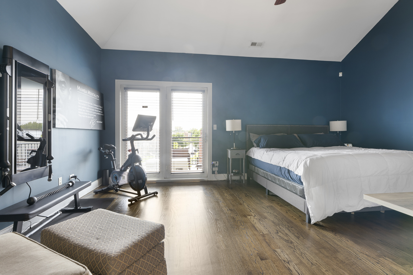 471 E Bowen Avenue Unit: 4