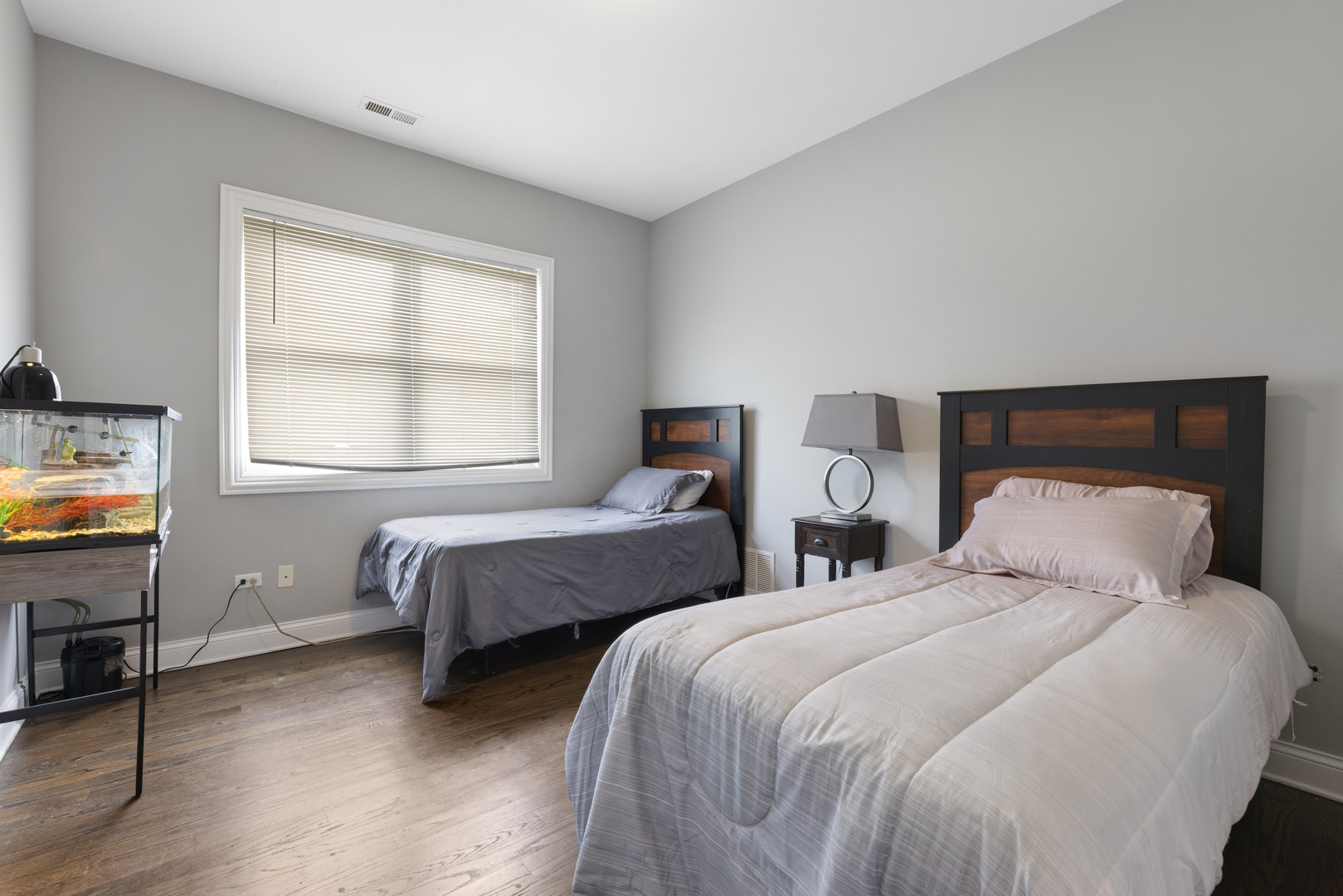 471 E Bowen Avenue Unit: 4