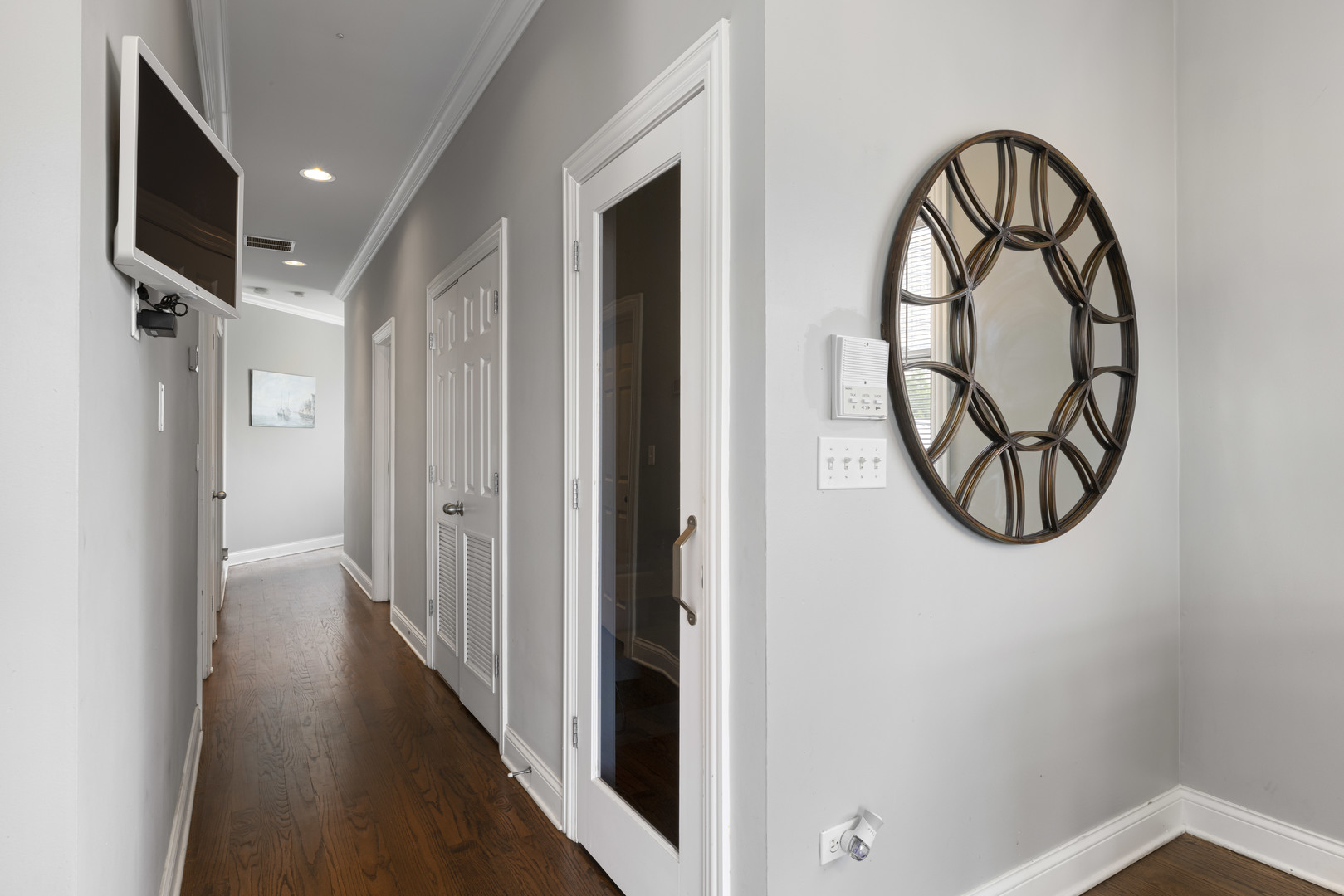 471 E Bowen Avenue Unit: 4