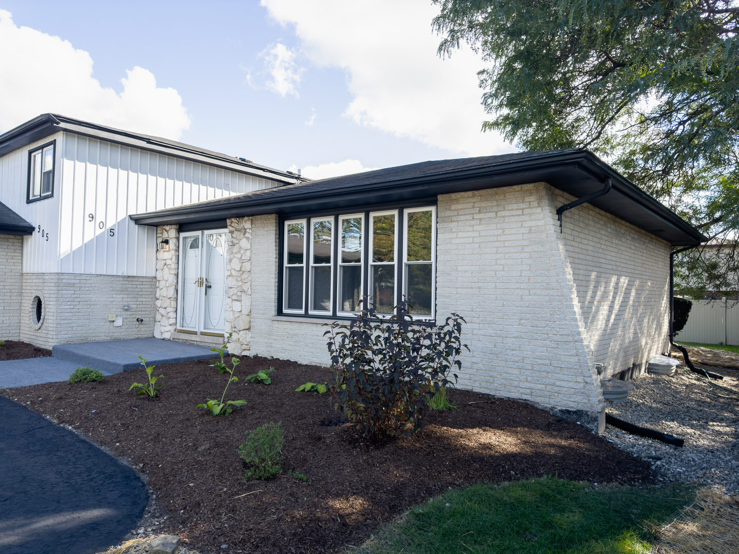 905 E 193rd Street