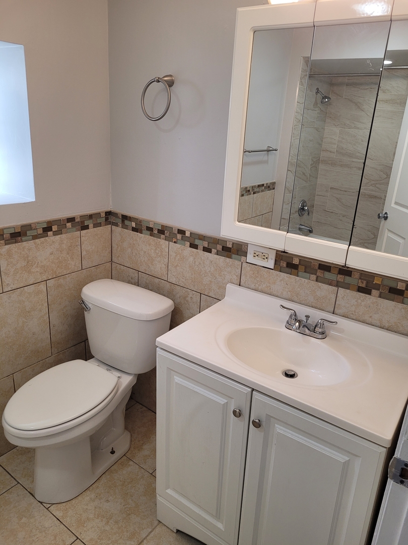 2436 Burr Oak Avenue Unit: 1