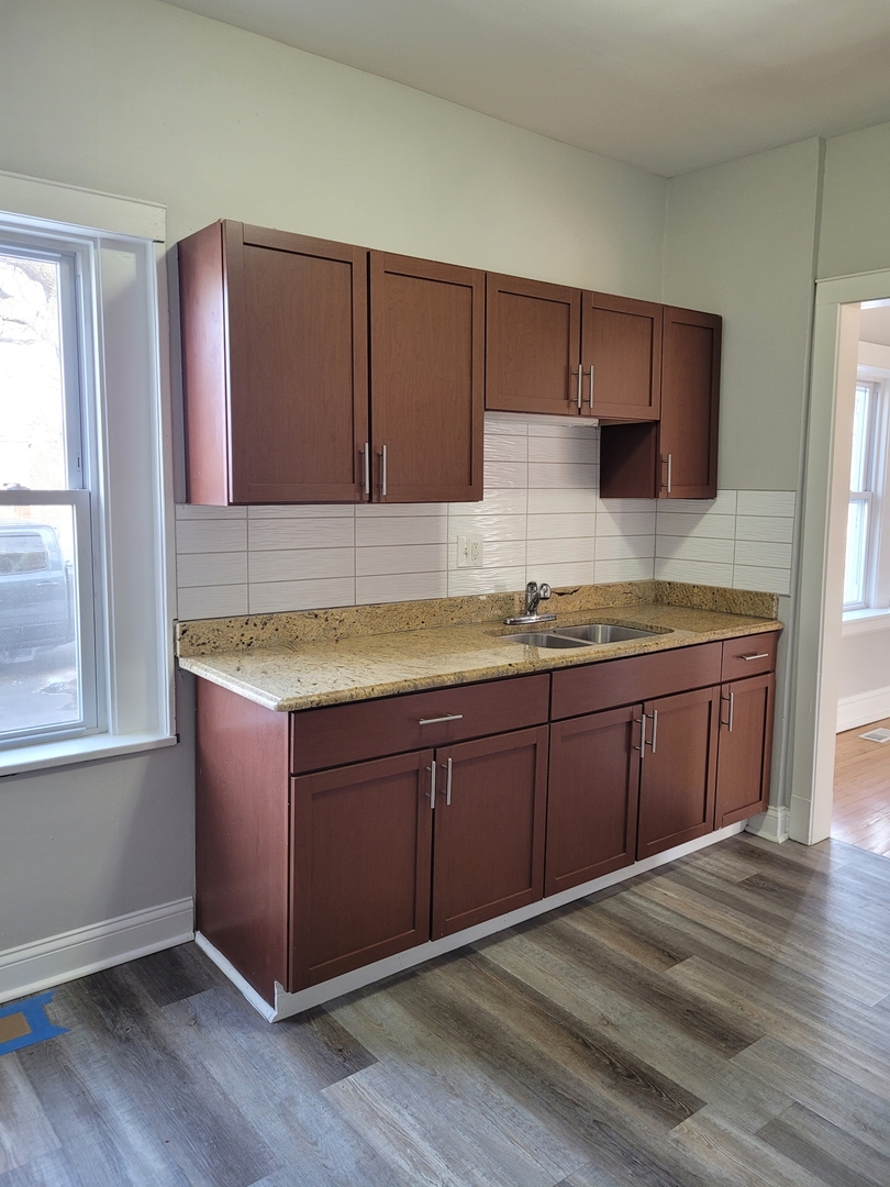 2436 Burr Oak Avenue Unit: 1